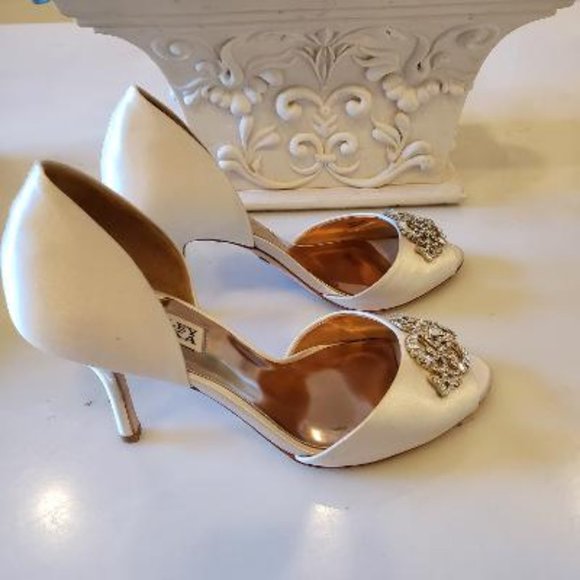 Badgley Mischka Women's Salsa Pump size 8 - Picture 9 of 10